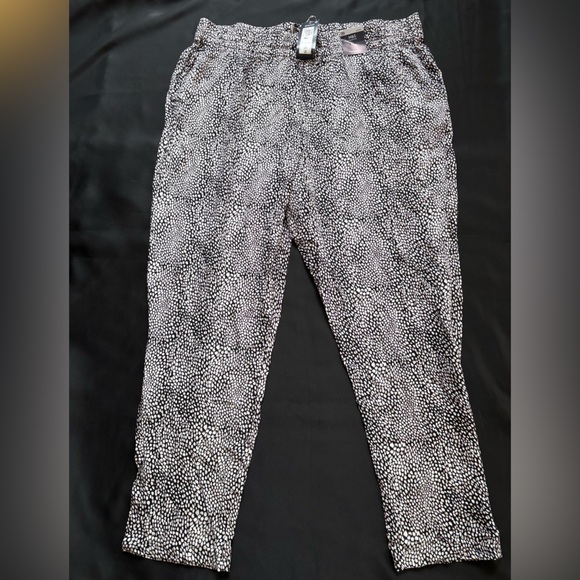 Marks & Spencer Pants - Women's lightweight casual pants from the M&S Collection black&white size 20